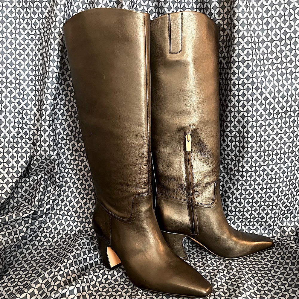 Gorgeous Vince Camuto Cristen boots, new without box. Size 8